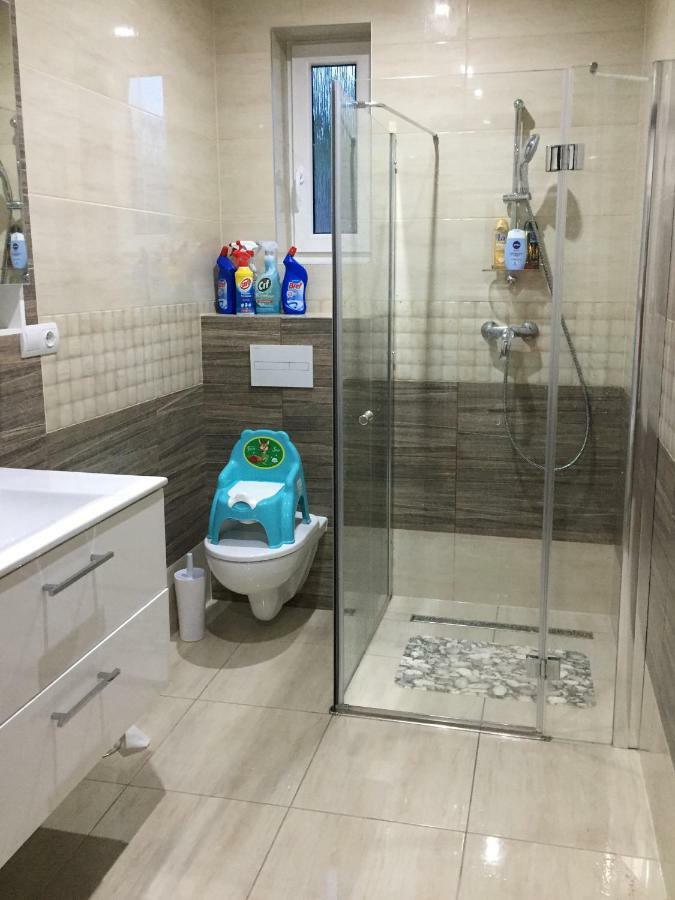 Family Apartments Myto Pod Dumbierom Ngoại thất bức ảnh